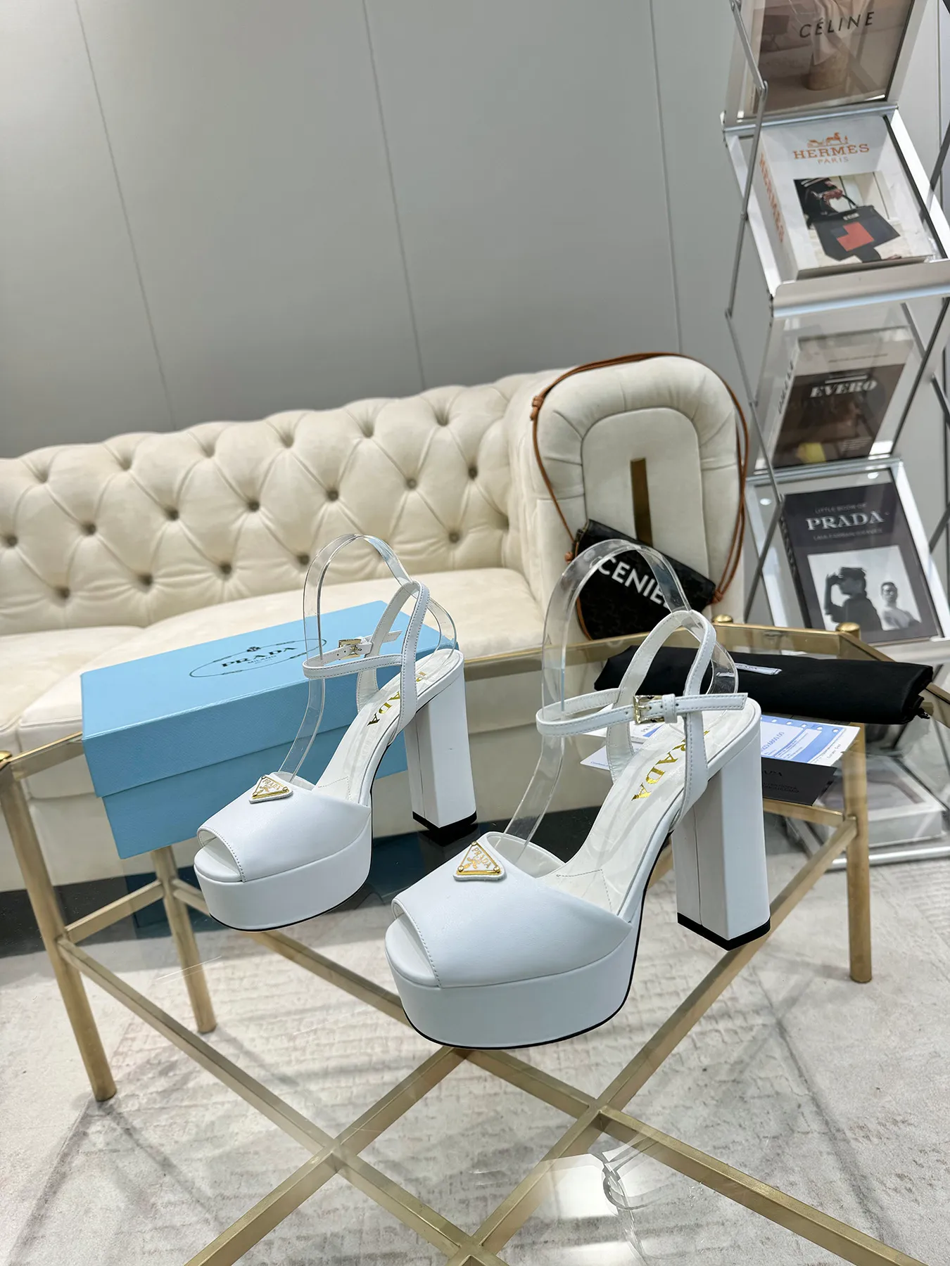👟👟Ex-factory price 600👟👟 (imitation leather bottom-20) New arrival 👉Ready stock👈Remove the original board and make a 1:1 replica‼ ️The highest version ✅ Prada's early spring catwalk hot style 😘The latest spring style Thick heel square toe water platform series (genuine leather outsole) (simulated leather sole) A must-have for goddesses Super beautiful on the feet 👉The upper is made of imported original calfskin, soft and textured Inner + foot pads Imported sheepskin lining, breathable and comfortable Private model water platform Heel Water platform 4M Heel height 13M Code number 35M-39M (34 40 41 42 43 is custom-made and cannot be returned or exchanged)